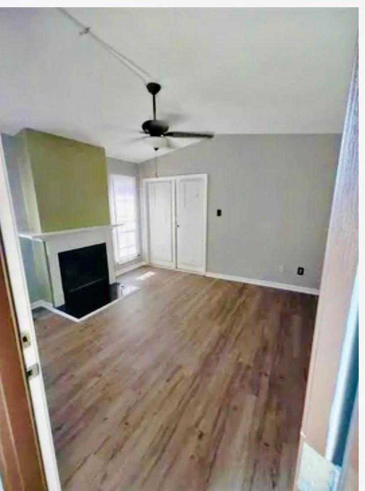 2 Beds 1 Bath - Townhouse