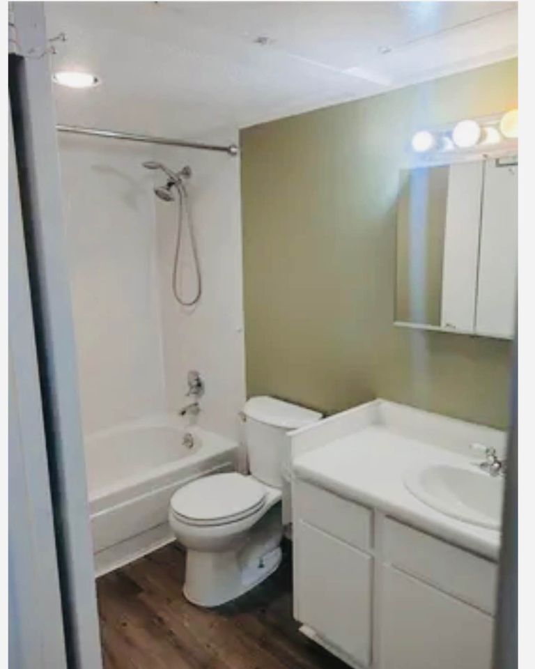 2 Beds 1 Bath - Townhouse photo'