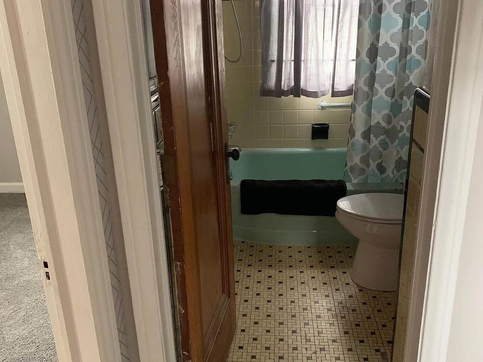 3 Beds 1 Bath - House photo'