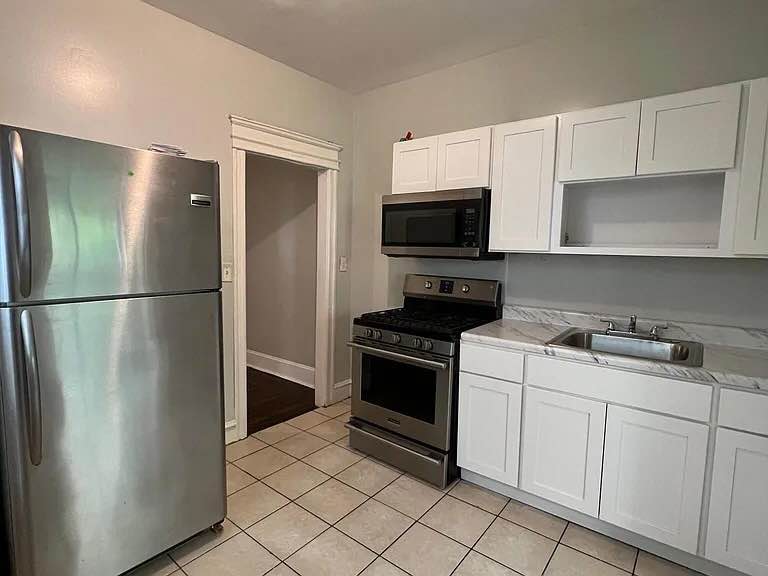 3 Beds 1 Bath - House photo'