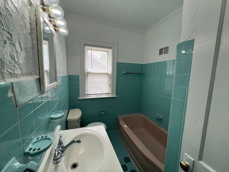 2 Beds 1 Bath Apartment photo'