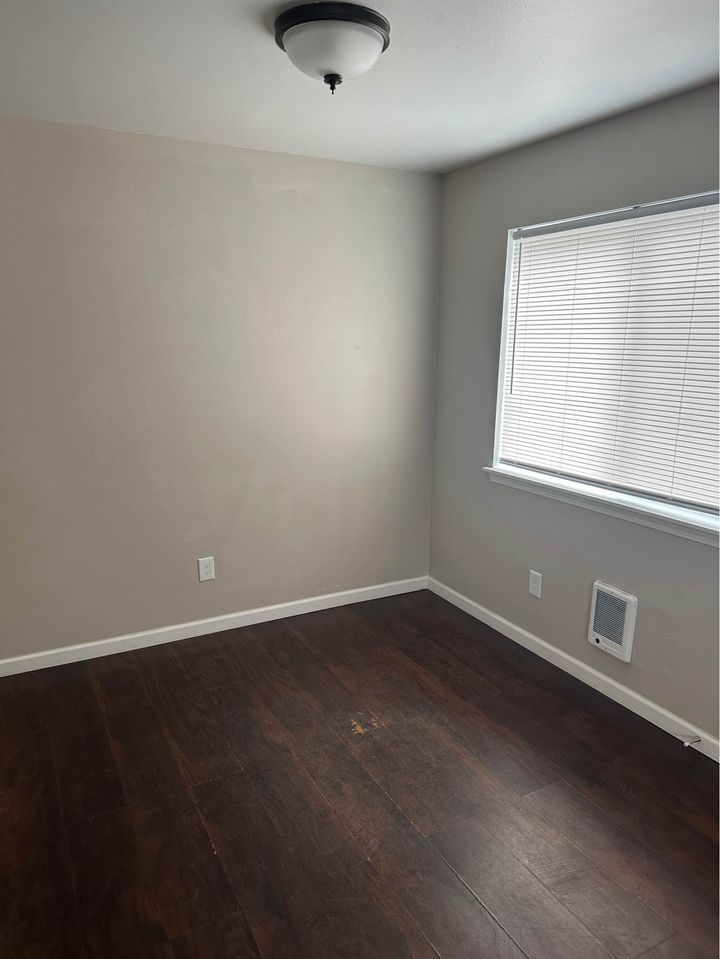 2 Beds 1 Bath - Townhouse photo'