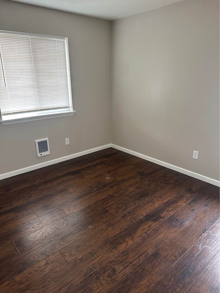 2 Beds 1 Bath - Townhouse photo'