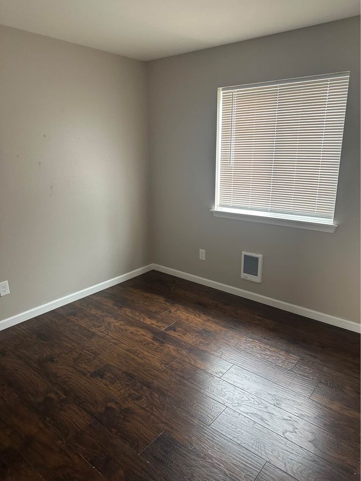 2 Beds 1 Bath - Townhouse - 8