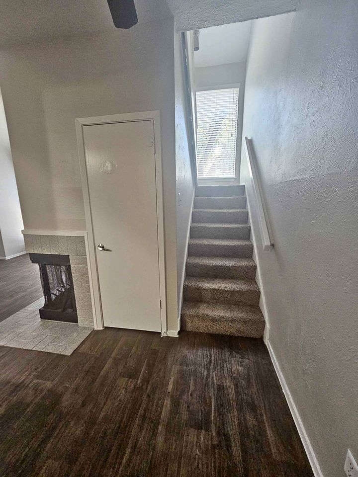 1 Bed 1.5 Baths - Townhouse