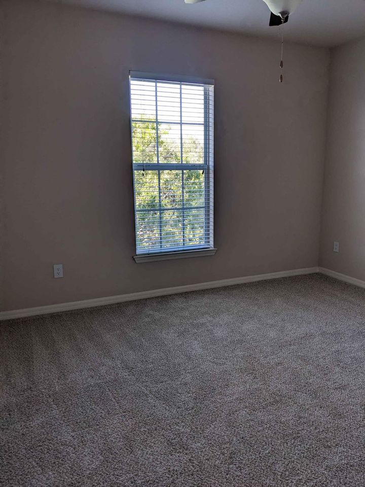 1 bed · 1 bath · Townhouse photo'