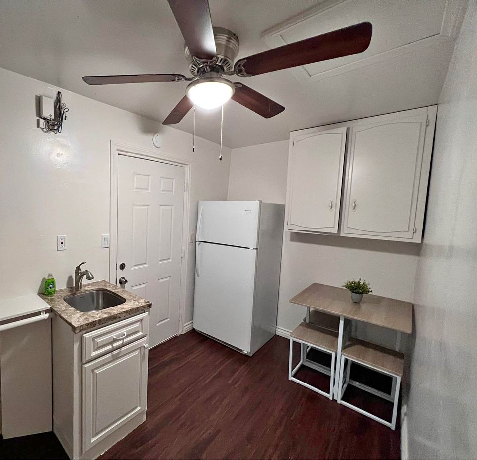 1 Bed 1 Bath - Townhouse