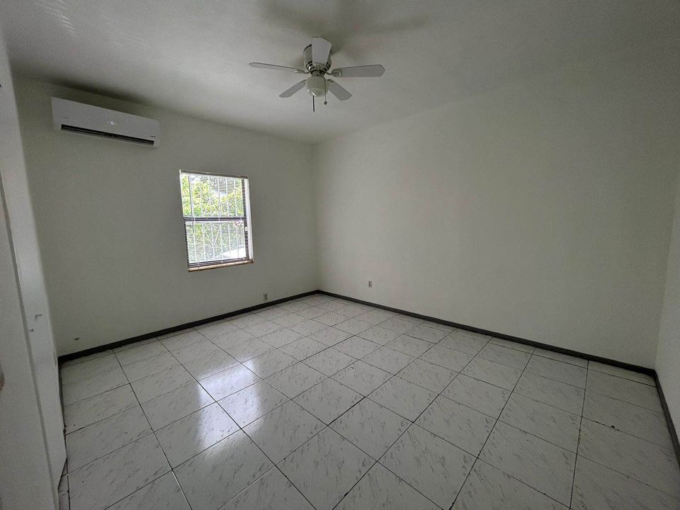 2 Beds 1 Bath - House photo'