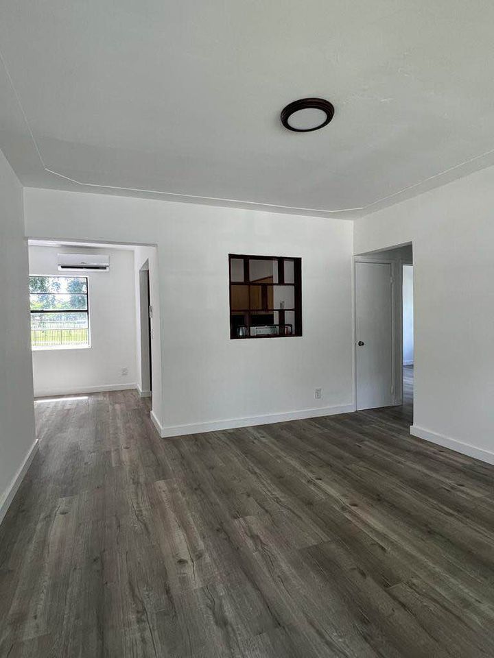 2 Beds 1 Bath - House photo'