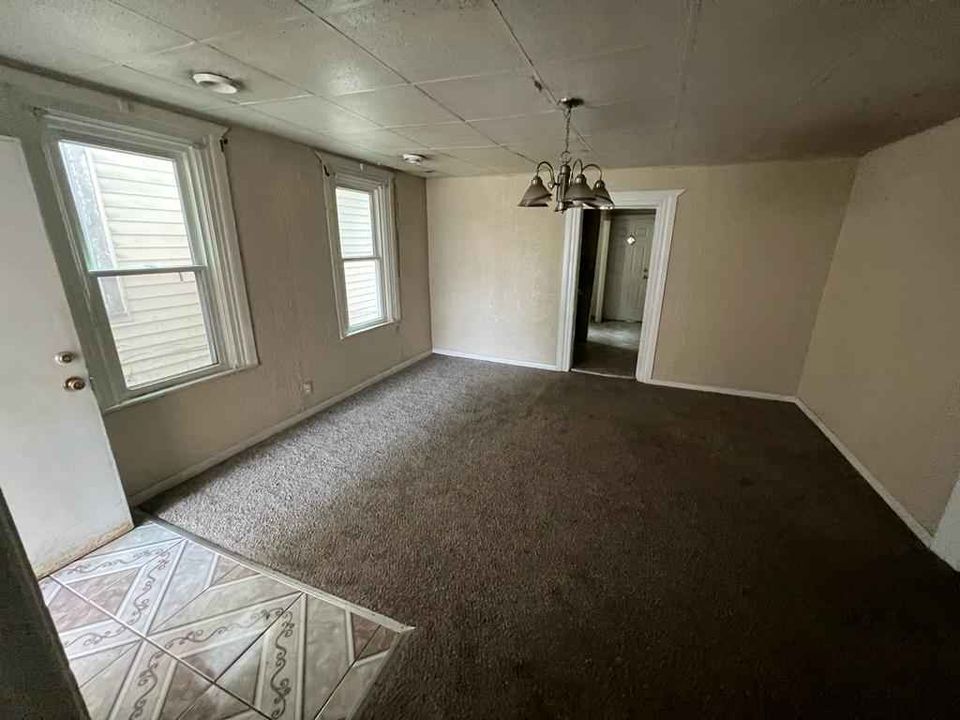 2 Beds 1 Bath - House photo'