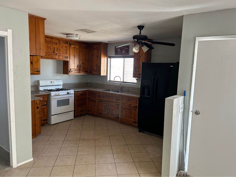 2 Beds 1 Bath - House photo'