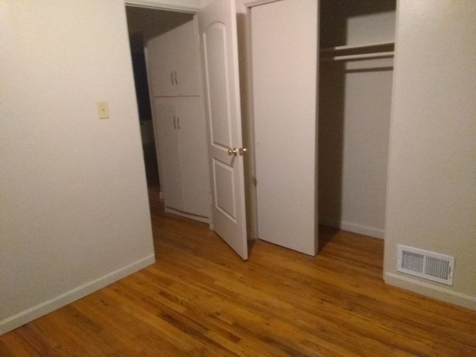 2 Beds 1 Bath Townhouse photo'