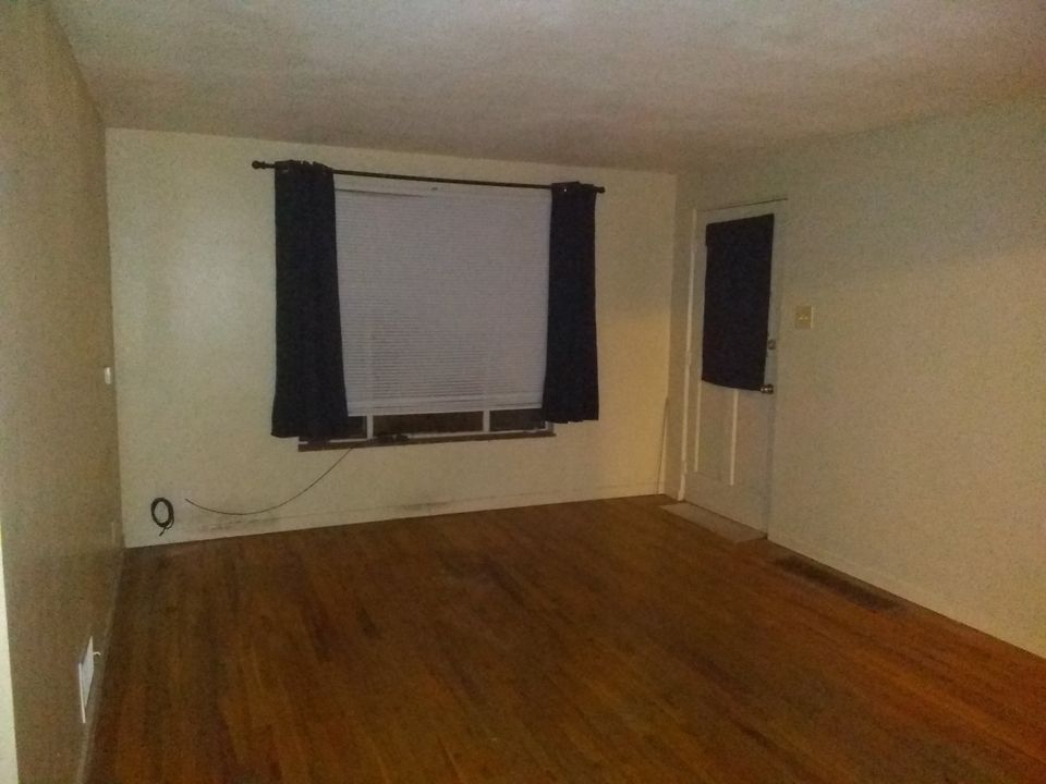 2 Beds 1 Bath Townhouse photo'