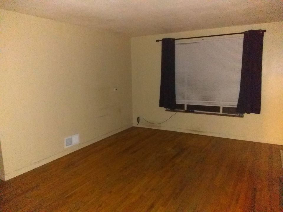 2 Beds 1 Bath Townhouse photo'