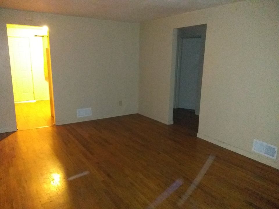 2 Beds 1 Bath Townhouse photo'