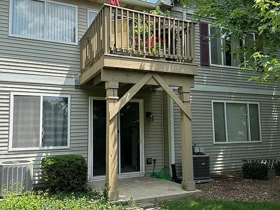 2 Beds 1 Bath - Townhouse photo'