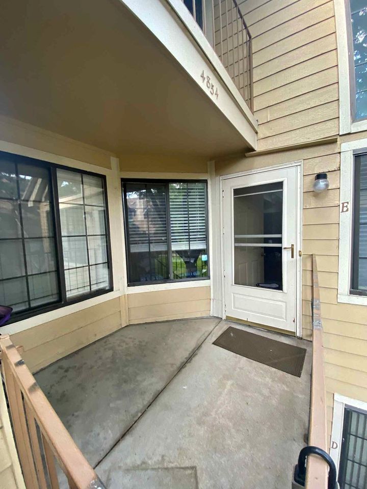 2 Beds 2 Baths - Townhouse