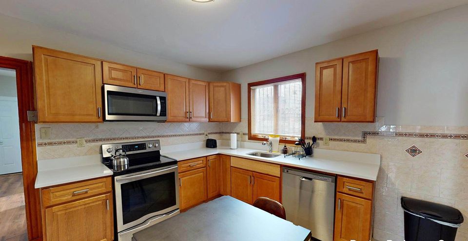 3 Beds 1 Bath - Apartment