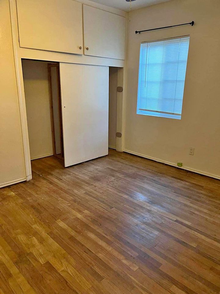 3 Beds 1 Bath - House