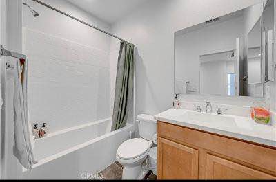 3 Beds 2.5 Baths - Townhouse - 12