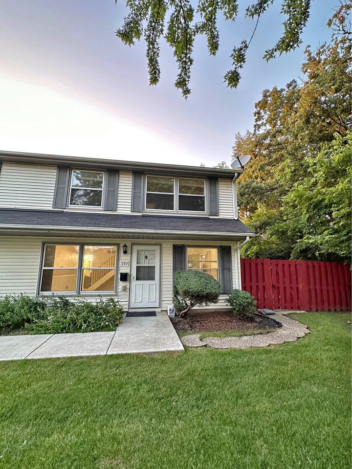 3br/2ba townhouse in Hoffman Estates for rent