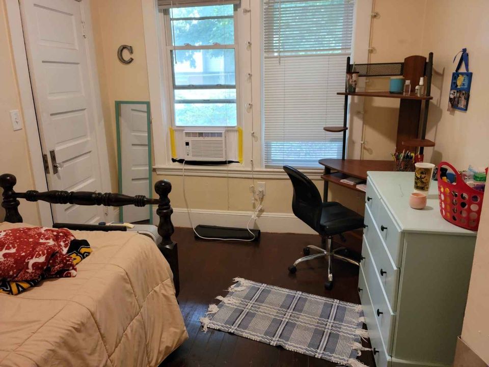 4 Beds 1 Bath - Apartment photo'